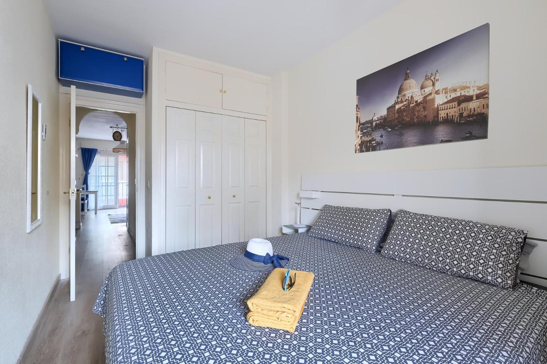 Patio Andaluz A 100 Metros De La Playa Apartment Фуeнхирола Екстериор снимка